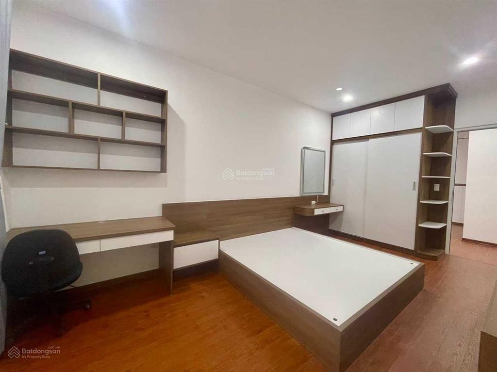 Gia đình cần bán căn hộ chung cư usilk city, dt 99m2 gồm 3pn, 2 ban công hiếm, giá 5.9 tỷ