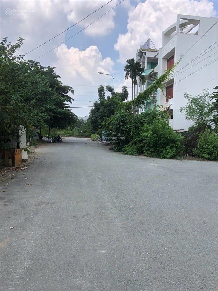 Bán nhanh lô đất 300m trục 20m, đường liên phường quận 9 giá 85 tr/m2