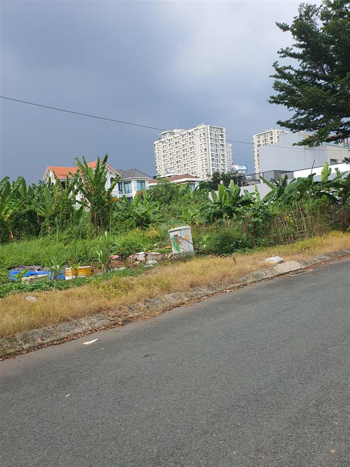 Bán nhanh lô 420m2 đất ngang 21m một sẹc đường liên phường, quận 9. giá 78,5 tr/m2