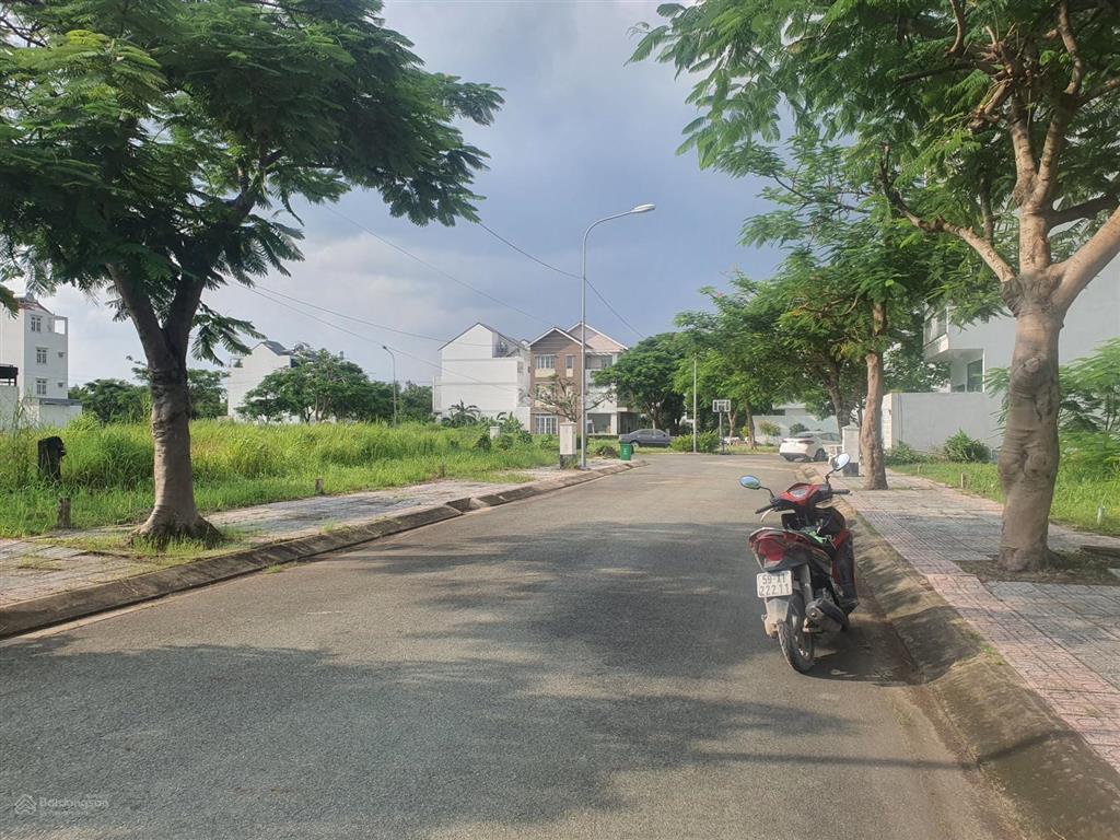 Bán lô góc view rạch đẹp nhất khu dân cư topia khang điền giá 62 triệu/m