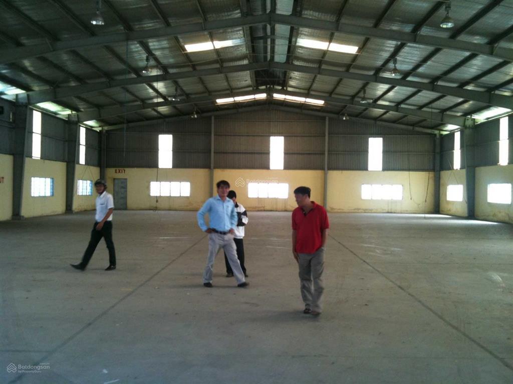 Cho thuê nhà xưởng phường thạnh lộc quận 12, dt 600m2 giá 30 triệu  0908 561 ***
