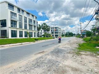 Bán 1410m2 mặt tiền bưng ông thoàn ngay ngã 3 liên phường