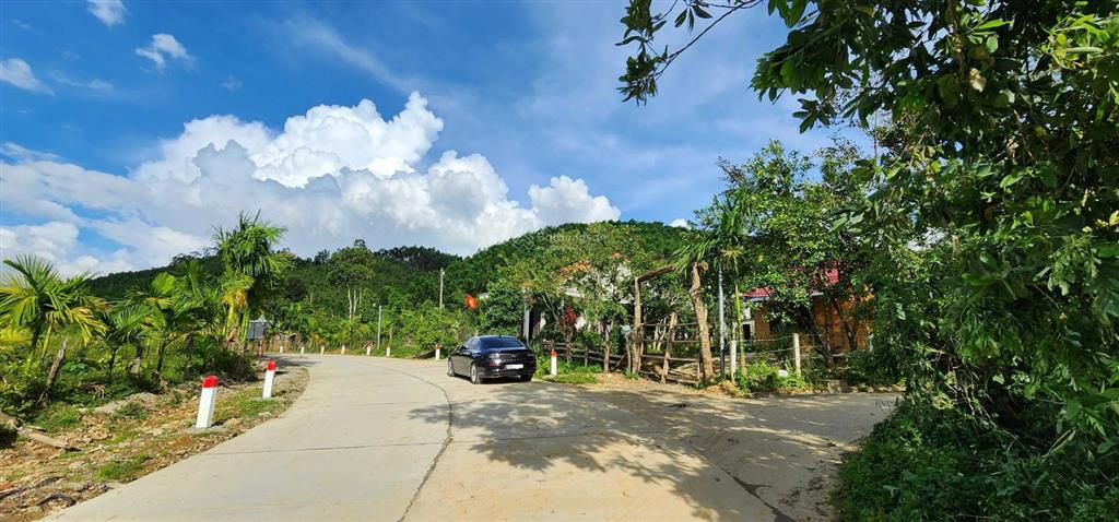 Đồi chè đông giang 2004m2 ba mặt tiền, tựa sơn hướng thủy, giáp suối thích hợp làm vườn thiền