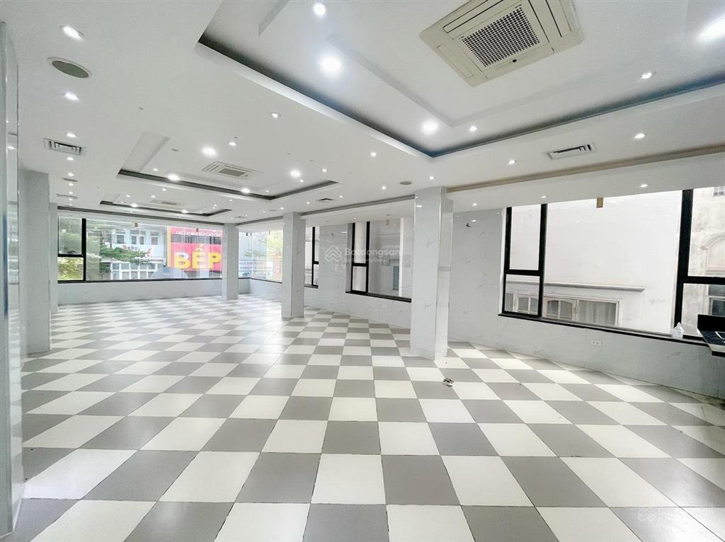 Chính chủ cho thuê văn phòng tại 242 vạn phúc hà đông giá 5,5 triệu  0989 344 ***