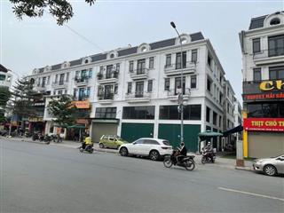 Bán lô góc shophouse xẻ khe 90m/mt 21m, hoàn thiện đẹp 5 tầng, có thang máy, kinh doanh tốt