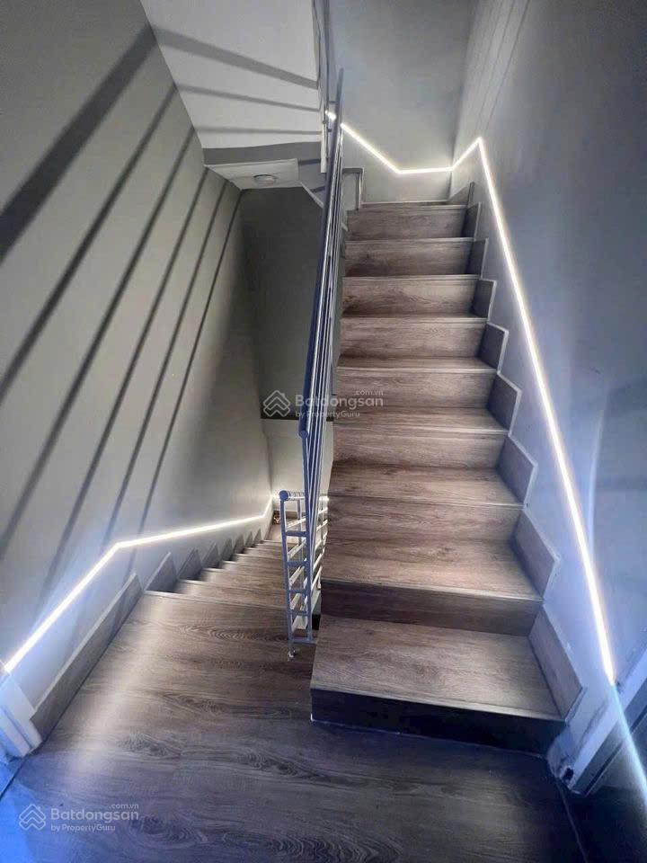 Cho thuê nhà mặt tiền 509 trần hưng đạo phường cầu kho quận 1, hồ chí minh dt 4x18m 1 trệt 3 lầu
