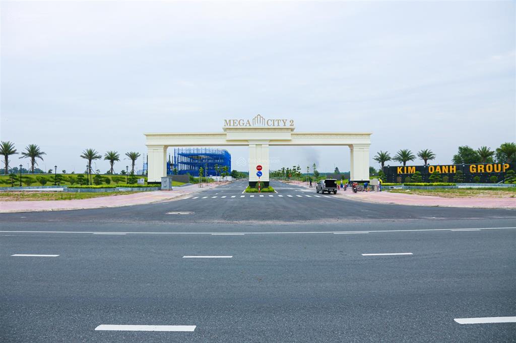 Hàng ngộp mega city 2 gần ngay công viên lớn giá 13 triệu/m2 kết nối sân bay lt.  0966 113 ***