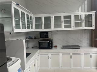 Cho thuê nhà dt  90m2 ( ngang 5 ) , phù hợp mở văn phòng , spa .... giá 18tr/ tháng