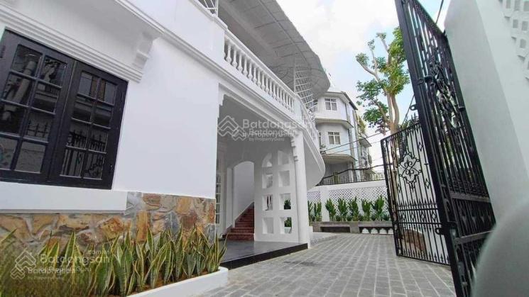 Siêu vip villa sư vạn hạnh q.10, ngay vạn hạnh mall. dt 10x24m, 3 tầng, giá 50tr, 0898 311 ***