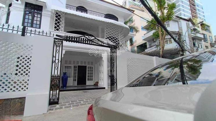 Siêu vip villa sư vạn hạnh q.10, ngay vạn hạnh mall. dt 10x24m, 3 tầng, giá 50tr, 0898 311 ***