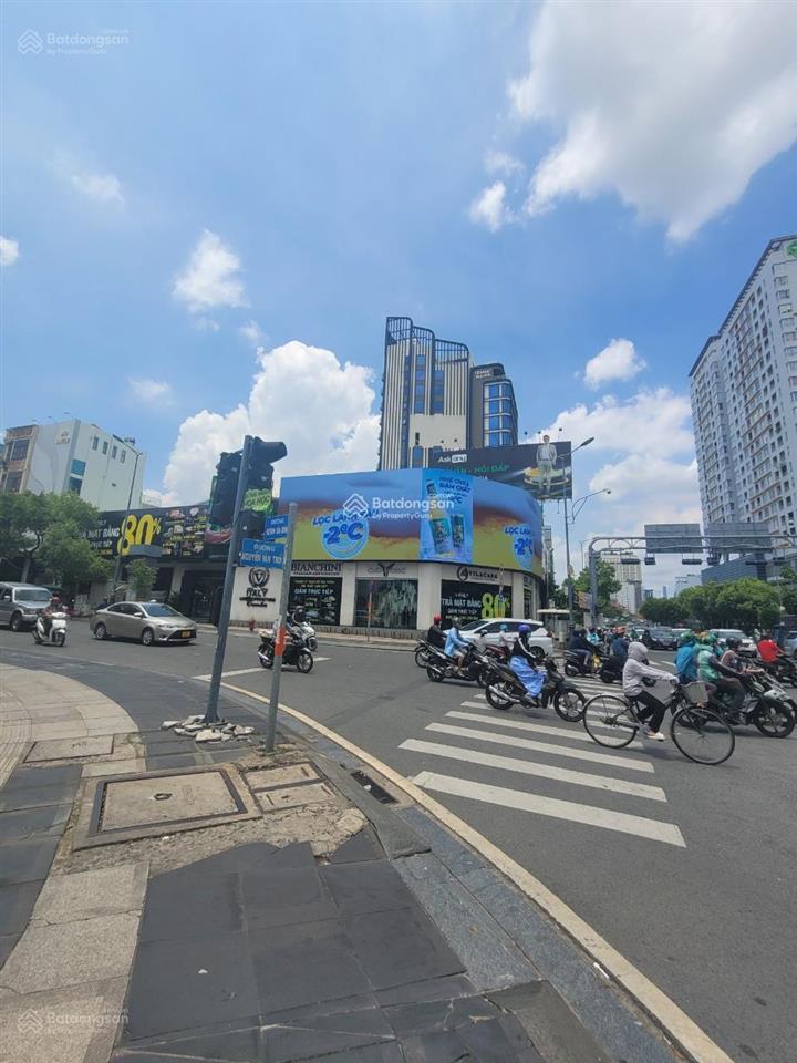Tòa nhà nguyễn thị minh khai, q3 xéo phong vũ. dt 8x20m, hầm, 7 lầu, giá 150tr. tel 0898 311 ***