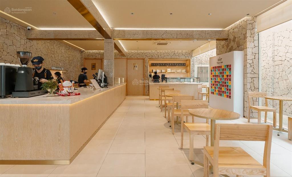 Cho thuê mt cao thắng  q3, gần coffe house. dt 8x32m, trệt lầu. giá 50tr. tel 0898 311 ***