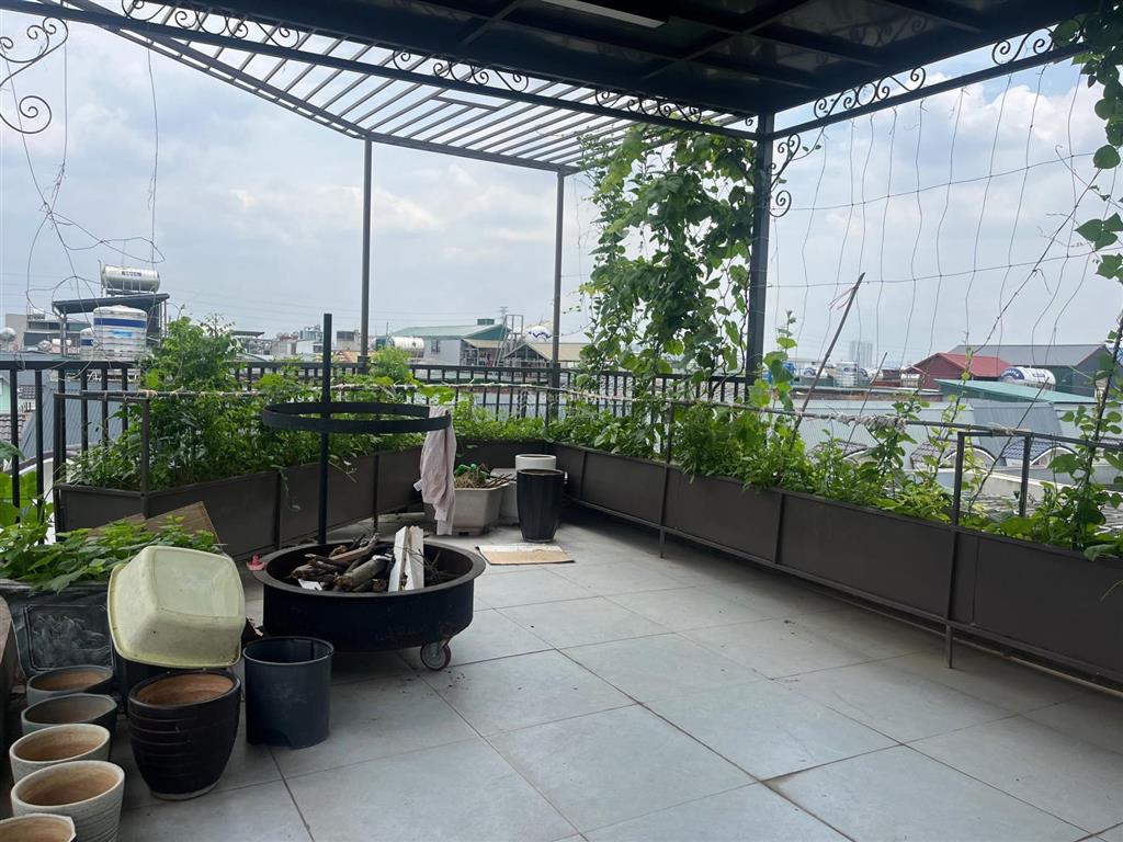 Mình bán liền kề góc 3 mặt đường đã hoàn thiện có thang máy, nội thất đầy đủ