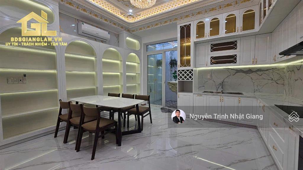 Bán nhà phố tân cổ điển full nội thất đầy đủ công năng sử dụng