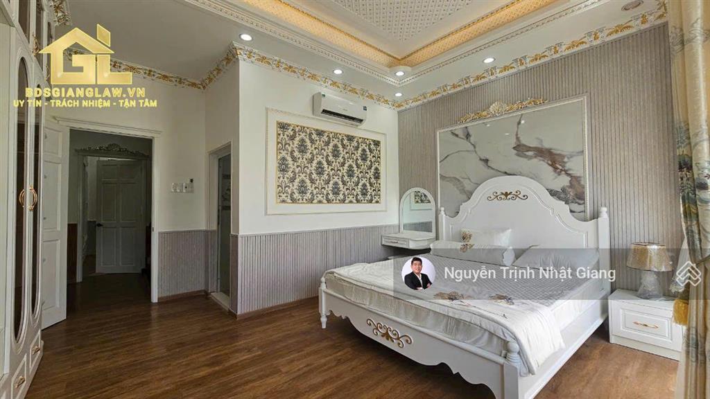 Bán nhà phố tân cổ điển full nội thất đầy đủ công năng sử dụng