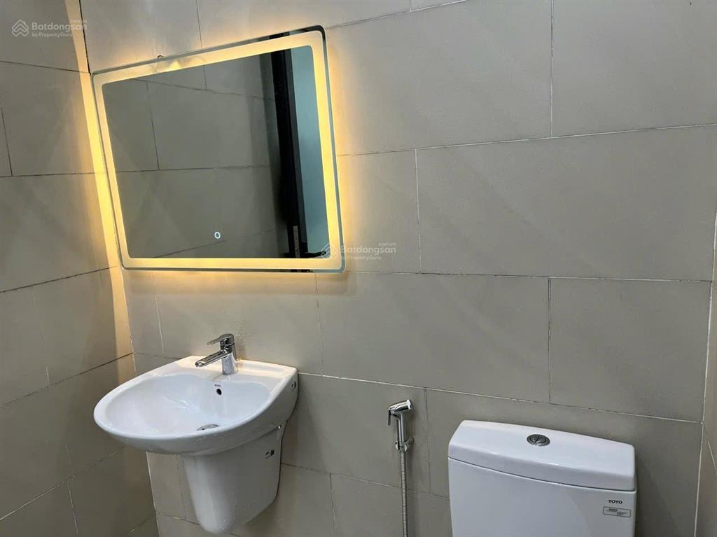 Nhà đẹp kdc phú lợi dt 5x24 có thang máy nội thất cao cấp trục đường lớn 12m giá 9.3ty