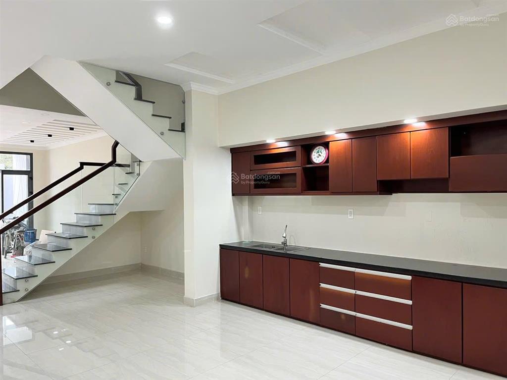 Nhà đẹp kdc phú lợi dt 5x24 có thang máy nội thất cao cấp trục đường lớn 12m giá 9.3ty