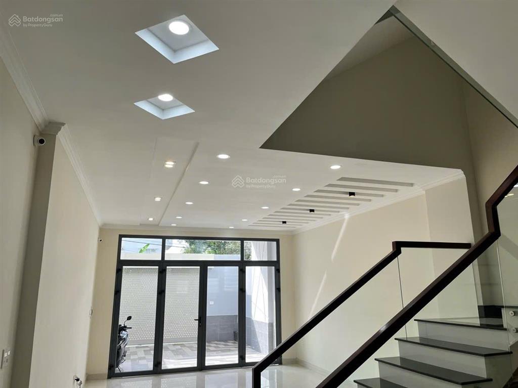 Nhà đẹp kdc phú lợi dt 5x24 có thang máy nội thất cao cấp trục đường lớn 12m giá 9.3ty