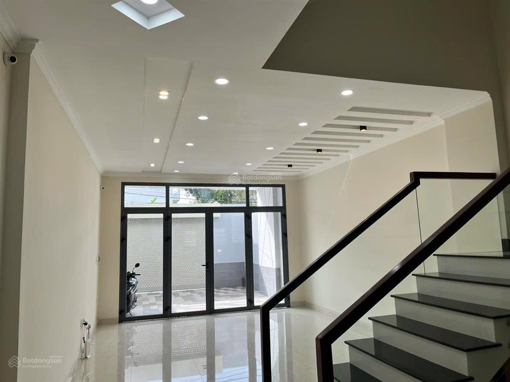 Nhà đẹp kdc phú lợi dt 5x24 có thang máy nội thất cao cấp trục đường lớn 12m giá 9.3ty