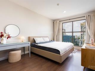 Cần cho thuê căn hộ saigon royal 2pn2wc view bitexco nhà đẹp, giá tốt.  0909 024 ***