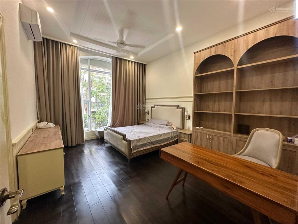 Cần tiền bán gấp căn biệt thự hưng thái, pmh, q7, tp hcm  0919 582 *** em tiên pm