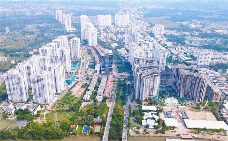 Bán gấp đất nền dự án tại làng đại học abc, dt 10x30m(300m2) giá 77tr/m2.  0909 460 *** đức