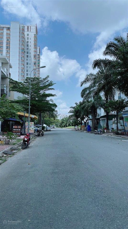 Cần bán gấp căn nhà phố khu dân cư 13e  dt 7x20m 1t  2l  st mt 60m  giá 10,5 tỷ.  0906 694 ***