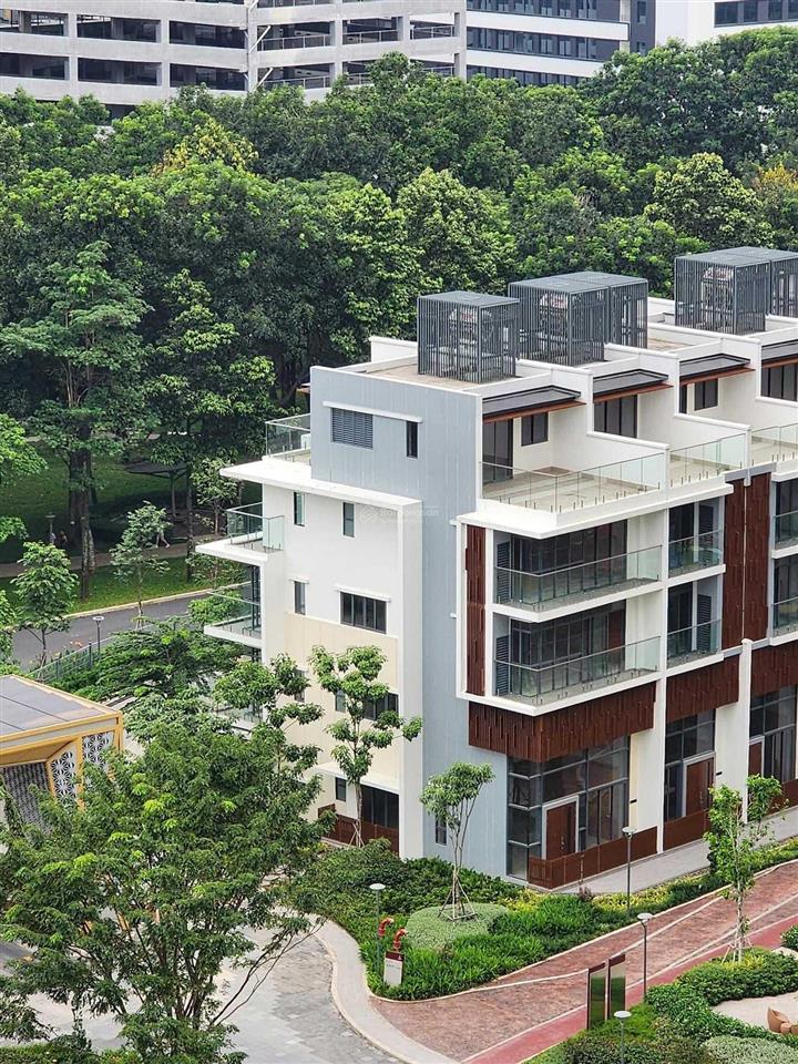 Ck 28%, condovilla  the glen 440m2, 1 trệt 1 lửng 3 lầu + 80m2 hầm xe, trả chậm 60 tháng