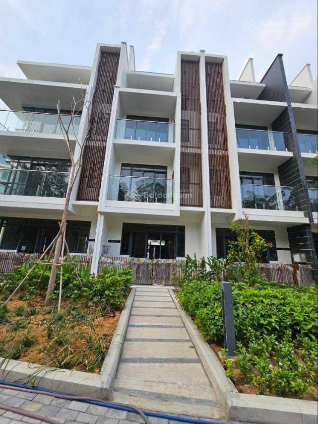 Ck 28%, condovilla  the glen 440m2, 1 trệt 1 lửng 3 lầu + 80m2 hầm xe, trả chậm 60 tháng