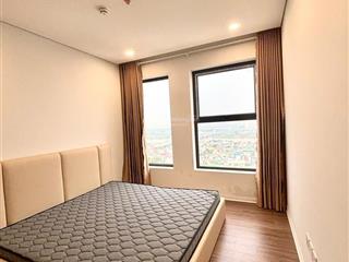 Chính chủ cho thuê căn góc 3pn, 104m2, view sông  cầu đông trù, full nội thất.  0988 970 ***