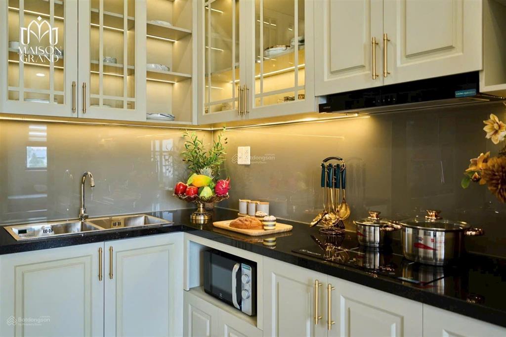 Bán căn hộ maison grand, mặt tiền ql 51, dt 65m2, 2pn chỉ 33tr/m2 tặng full nt gỗ. tt 50% nhận nhà