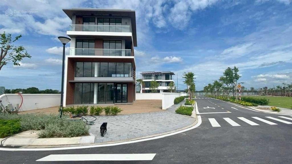 Garden villa phân khu oasia căn góc  swanbay.  0907 424 ***