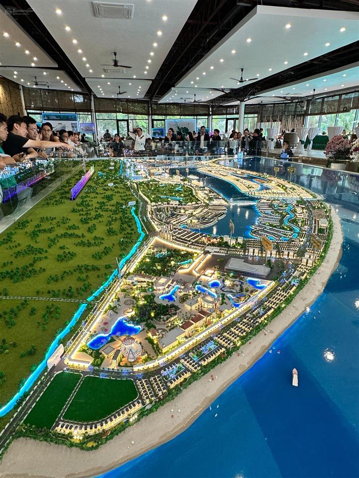 Giỏ hàng giá rẻ đợt 1, liền kề 10 tỷ, biệt thự 18 tỷ view biển hồ, cam kết thuê lại 30% từ cđt vin