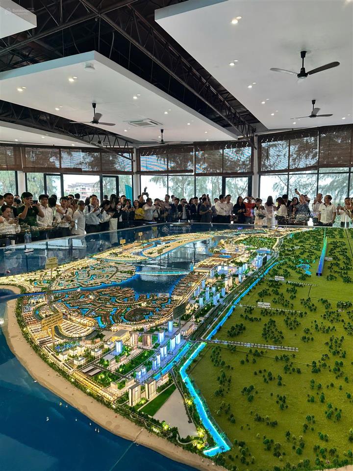 Giỏ hàng giá rẻ đợt 1, liền kề 10 tỷ, biệt thự 18 tỷ view biển hồ, cam kết thuê lại 30% từ cđt vin