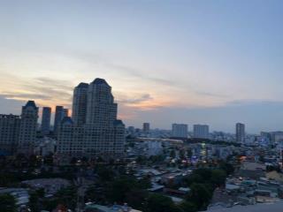 Bán gấp 1pn, khu landmark, dt 51m2, view hồ bơi, giá 5,1 tỷ.  0941 976 ***