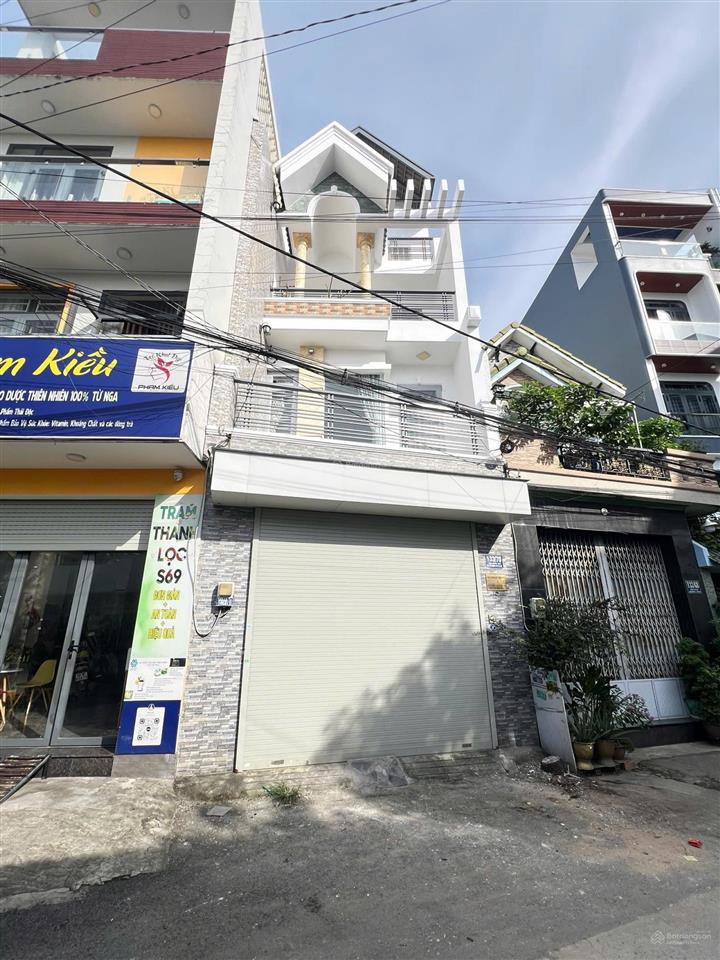 Bán nhà đường bình thành, bình tân. dt 4.5m x 15m, đổ 3 tấm.