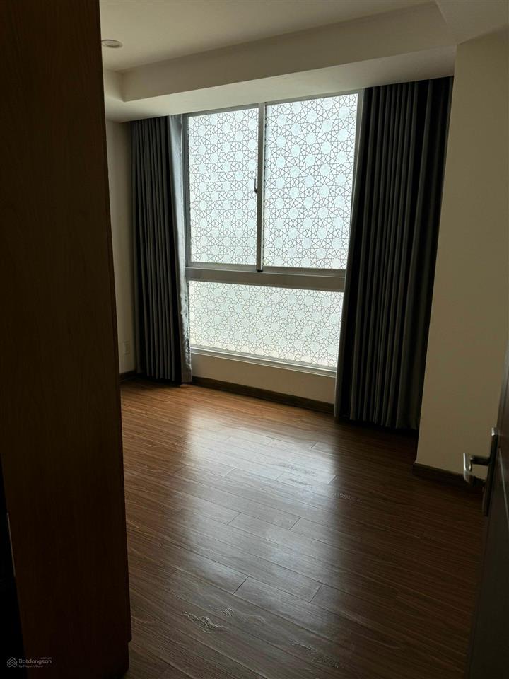 Cho thuê ch remax plaza 3 pn  2 wc  0909 920 ***