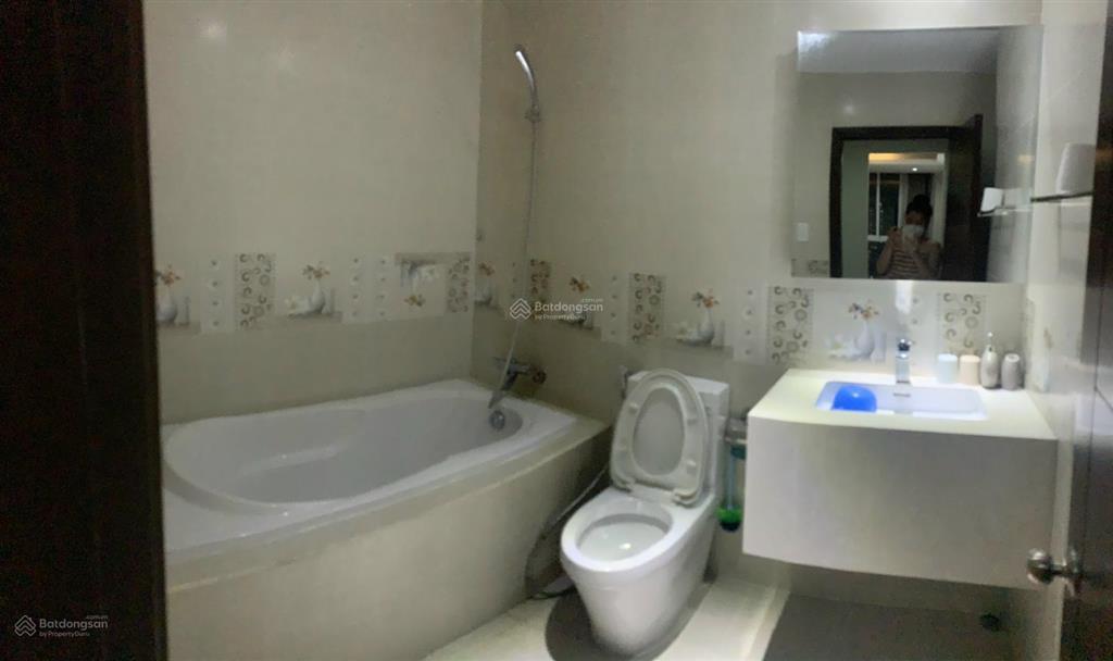 Cho thuê ch remax plaza 3 pn  2 wc  0909 920 ***