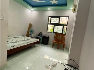 Phòng trọ chdv ban công, cửa sổ trời