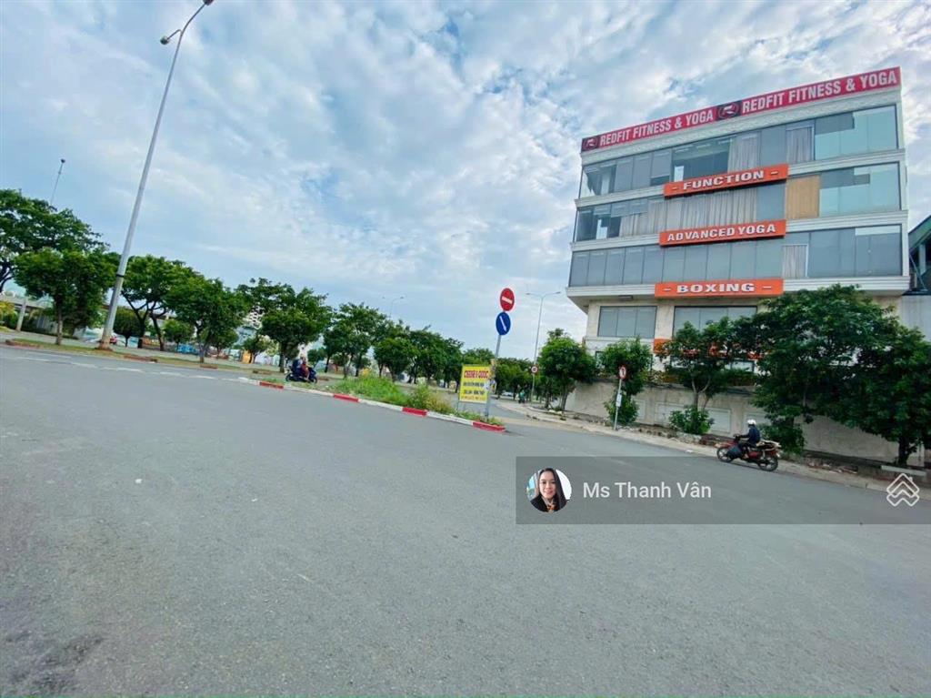 Chủ bán nhà khúc đs1 an dương vương 108m2, 4,5mx20m 1 trệt, 2 lầu, 5ty7 sổ hồng đủ 0938 295 *** hxh