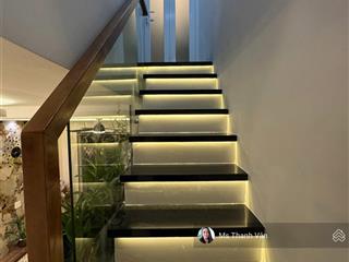 Chủ nhà văn thân 1 lầu 2pn 2wc nội thất châu âu nhìn là mê 3ty980 sổ hồng đủ xem là mê 0938 295 ***