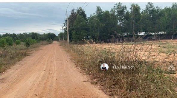 Chính chủ cần bán nhanh 2 sào đất gần sân bay phan thiết, vuông vức shr chỉ 900tr