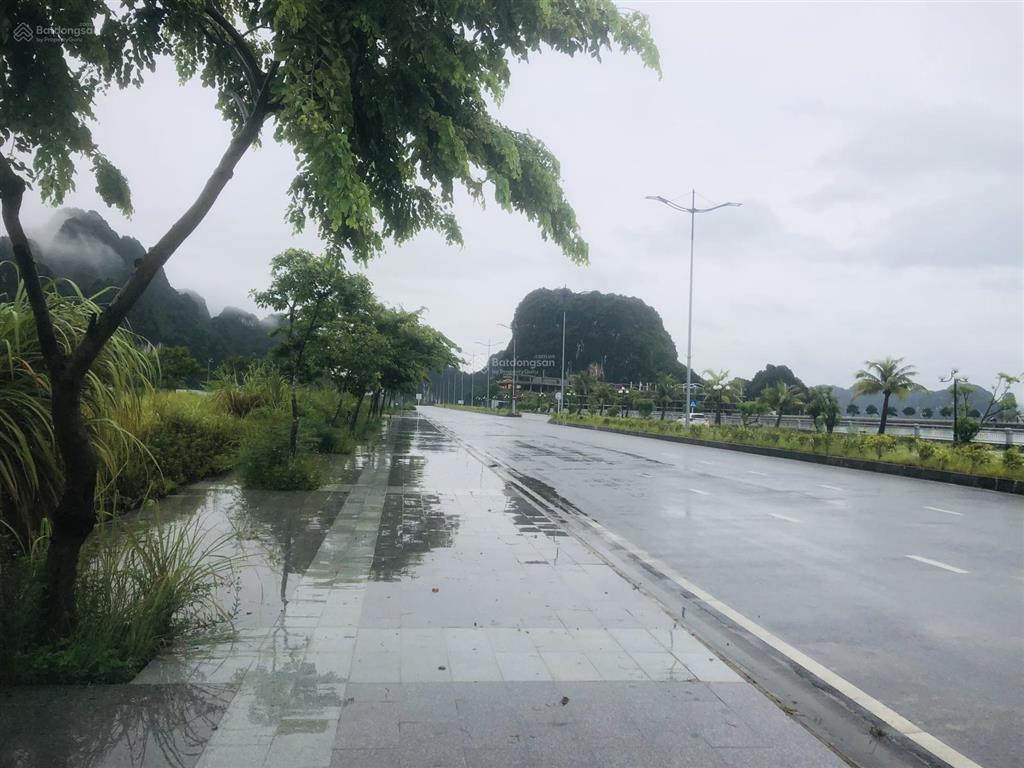 Chính chủ bán lô đất tmdv khách sạn mặt biển ao tiên vân đồn! diện tích 1988m2.  0919 686 ***