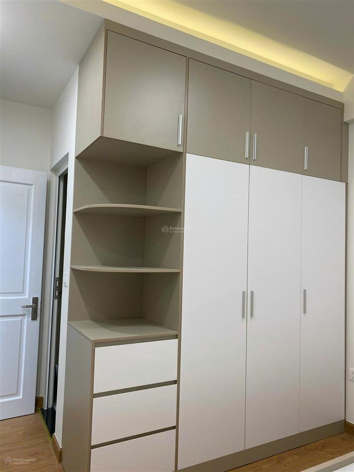 Dạ, em bán căn hộ 77m2, 2pn giá 3,850 tỷ, nội thất cao cấp, bao hết thuế phí chuyển nhượng