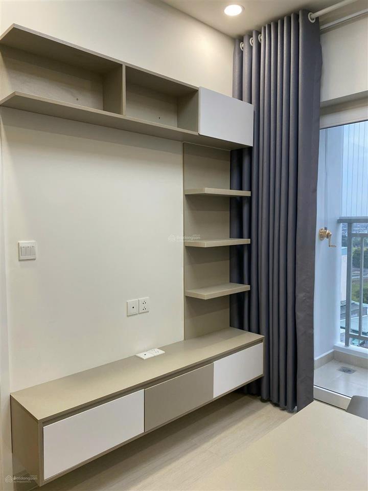 Dạ, em bán căn hộ 77m2, 2pn giá 3,850 tỷ, nội thất cao cấp, bao hết thuế phí chuyển nhượng