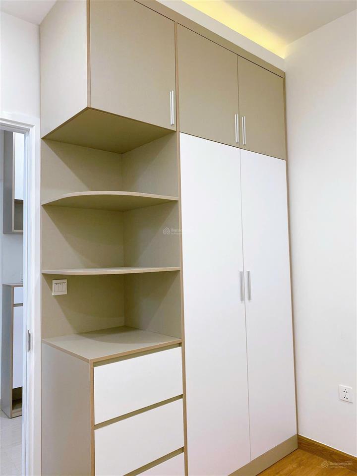 Dạ, em bán căn hộ 77m2, 2pn giá 3,850 tỷ, nội thất cao cấp, bao hết thuế phí chuyển nhượng