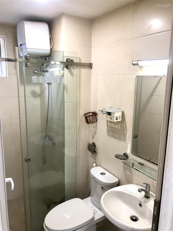 Em cho thuê căn hộ 77m2, 11tr/tháng, nội thất cơ bản, vào ở liền được, cc moonlight boulevard