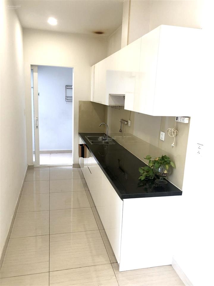 Em cho thuê căn hộ 77m2, 11tr/tháng, nội thất cơ bản, vào ở liền được, cc moonlight boulevard