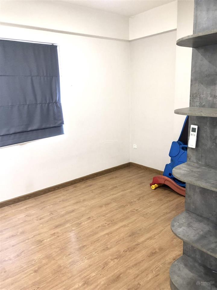 Em cho thuê căn hộ 77m2, 11tr/tháng, nội thất cơ bản, vào ở liền được, cc moonlight boulevard