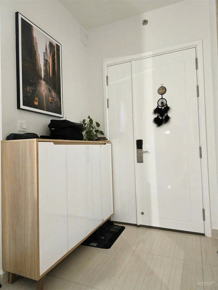 2pn2wc đầy đủ nội thất hiện đại 70m2, em cho thuê 13tr/tháng, cc moonlight boulevard bình tân